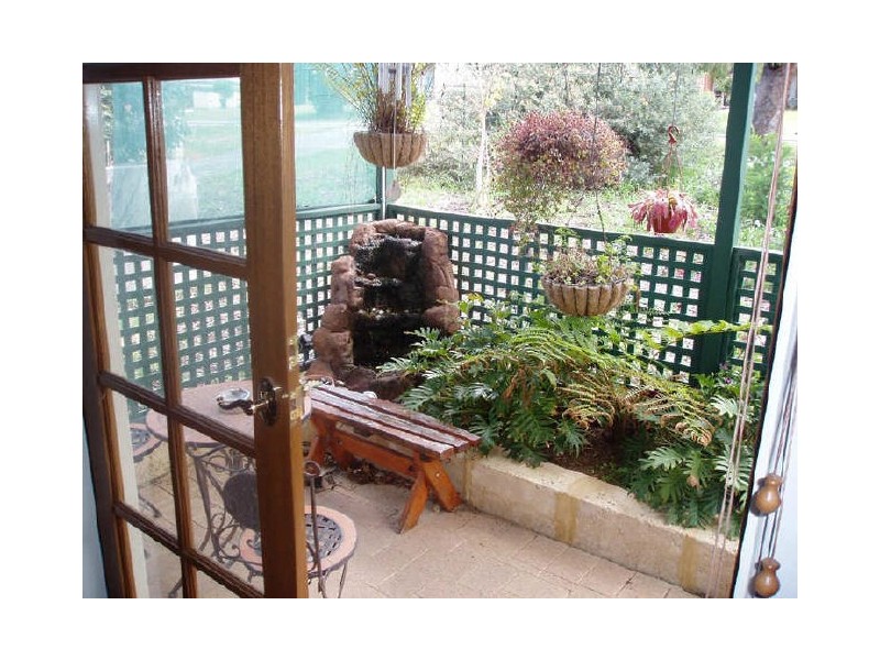 3 Redwood Crescent, Melville WA 6156