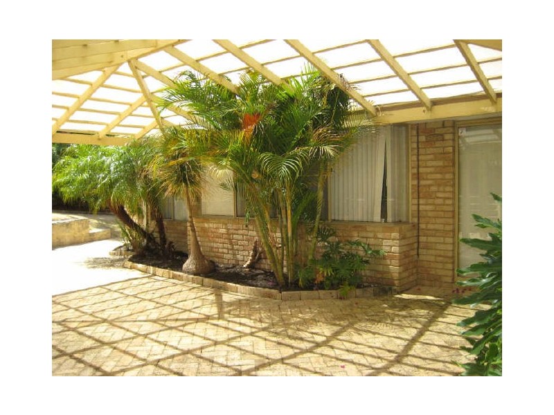 104 Le Souef Drive, Kardinya WA 6163