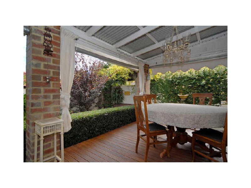 13 Clements Road, Booragoon WA 6154