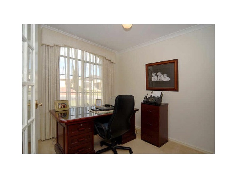 103 Peterborough Circle, Murdoch WA 6150