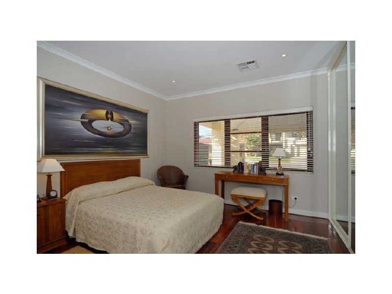 40 Strickland Road, Ardross WA 6153