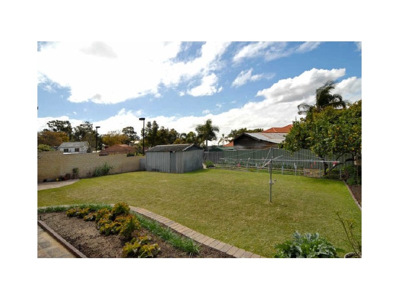 9 Davis Road, Attadale WA 6156