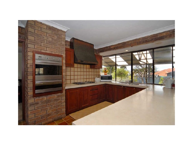 9 Davis Road, Attadale WA 6156