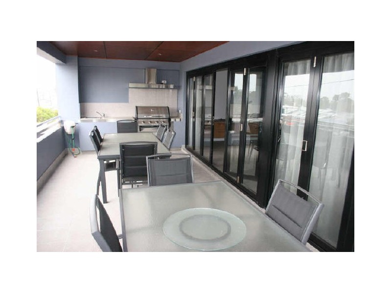 31 McCoy Street, Melville WA 6156