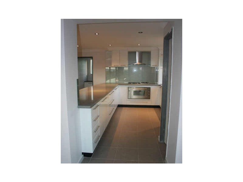 31 McCoy Street, Melville WA 6156