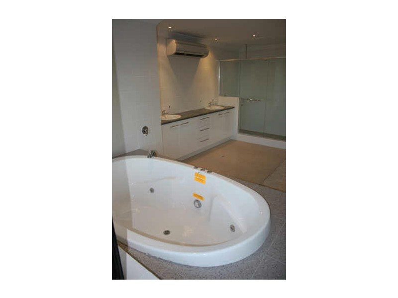 31 McCoy Street, Melville WA 6156