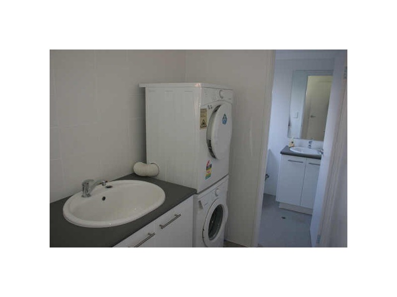 31 McCoy Street, Melville WA 6156