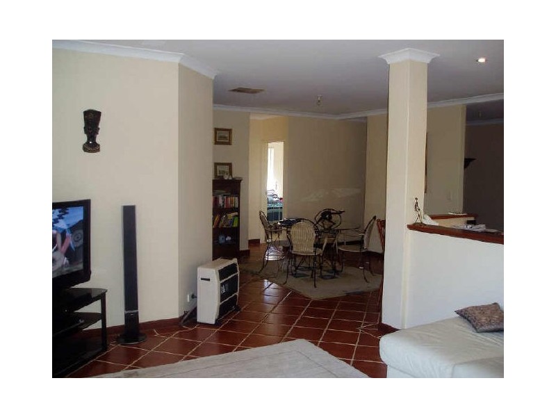 6B Brooksby Street, Melville WA 6156