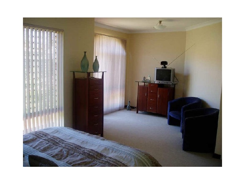 6B Brooksby Street, Melville WA 6156