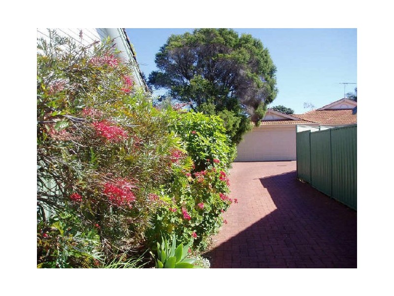 6B Brooksby Street, Melville WA 6156