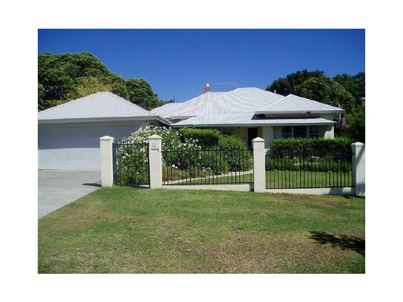 1 Galloway Street, Attadale WA 6156