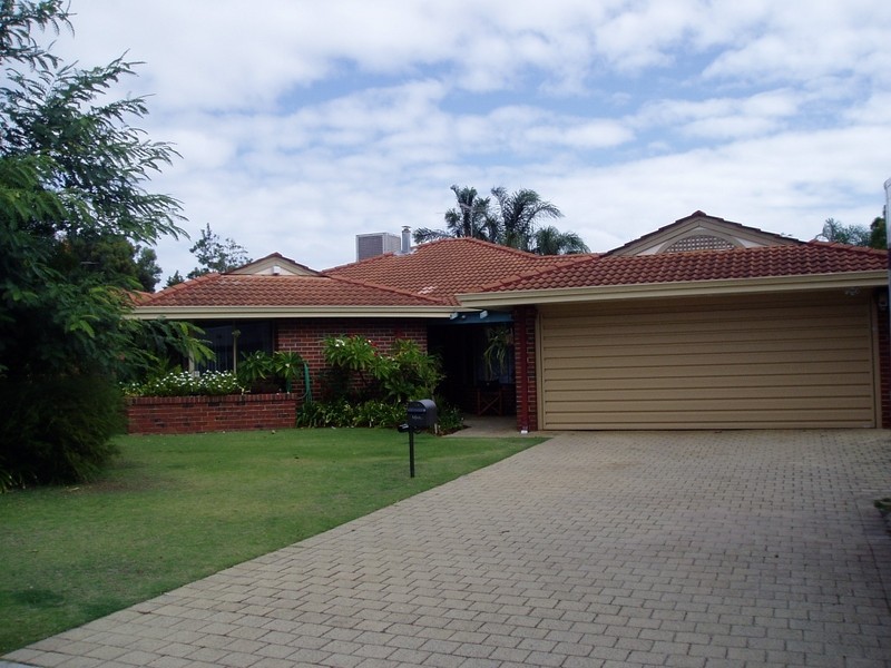 10 Thatched Court, Bibra Lake WA 6163