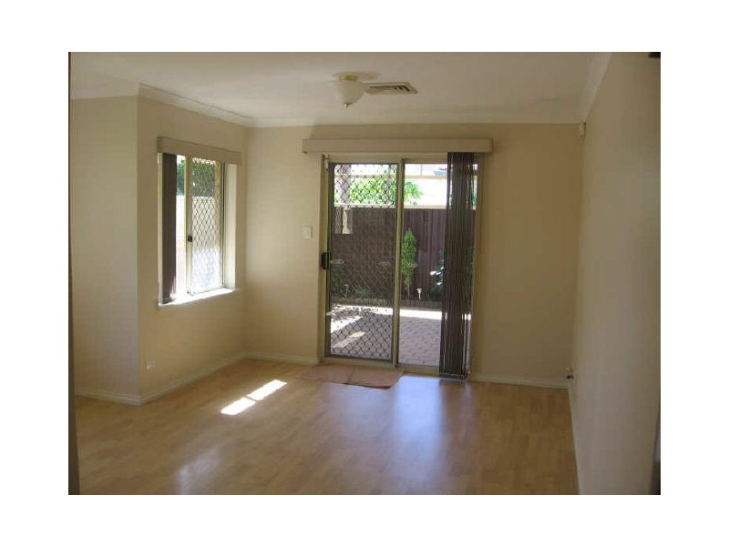 5/6 Groves Avenue, Attadale WA 6156