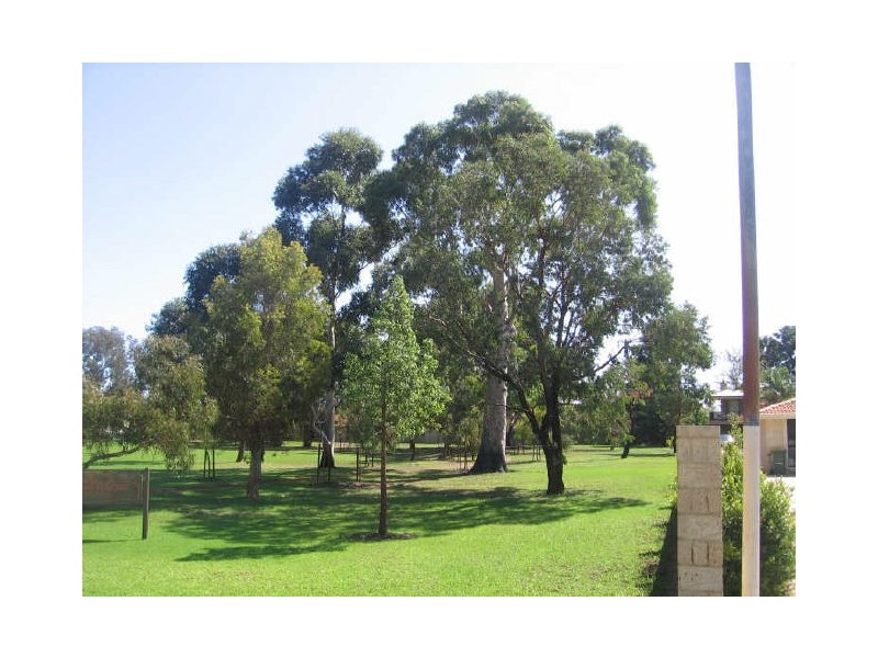 5/6 Groves Avenue, Attadale WA 6156