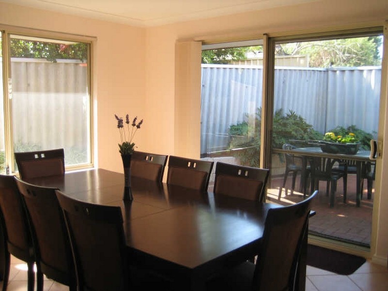 2/33 Harfoot Street, Willagee WA 6156