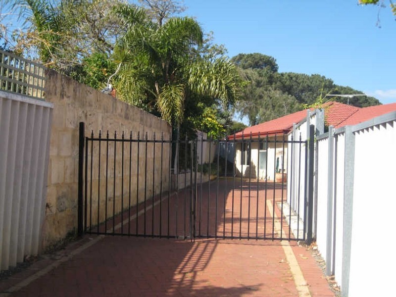 2/33 Harfoot Street, Willagee WA 6156