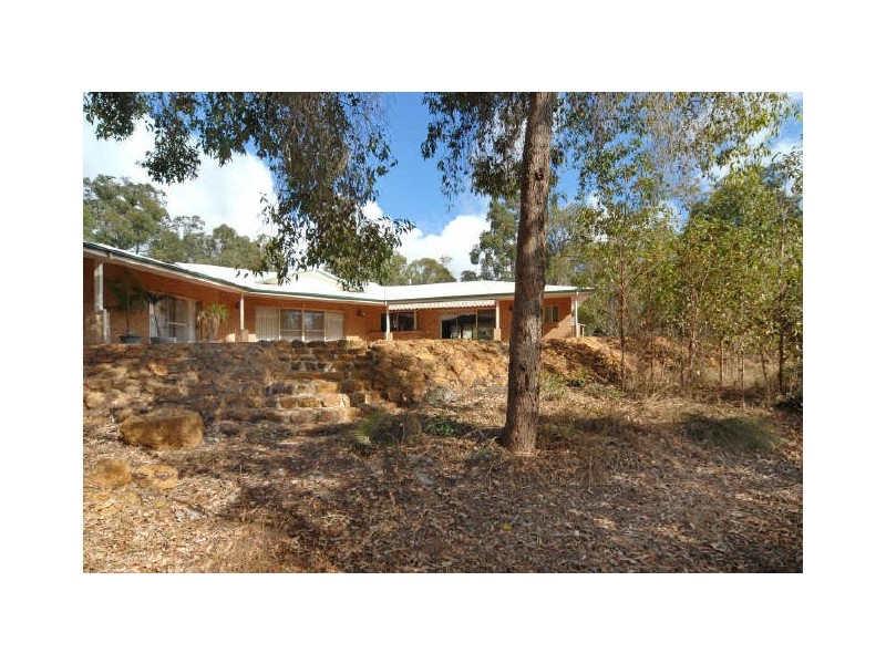 186 Mitchell Road, Bickley WA 6076