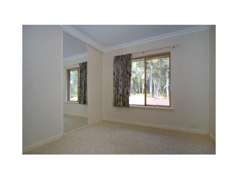 186 Mitchell Road, Bickley WA 6076