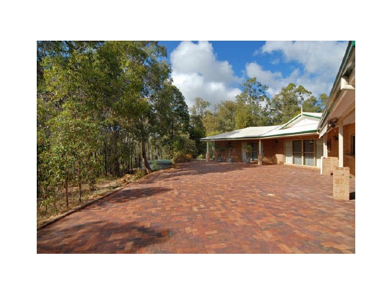 186 Mitchell Road, Bickley WA 6076