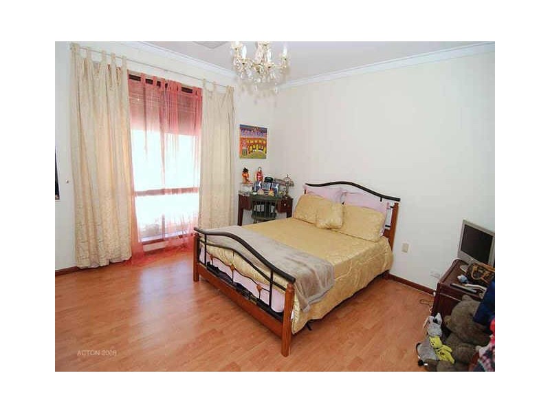 3 Strickland Court, Coogee WA 6166