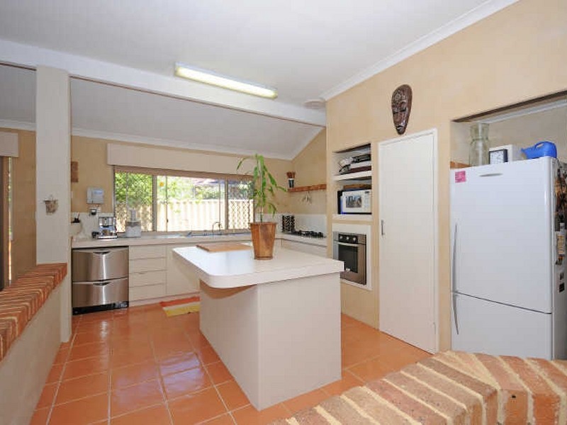 4A Yeovil Crescent, Bicton WA 6157