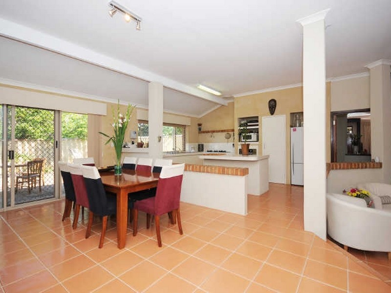 4A Yeovil Crescent, Bicton WA 6157