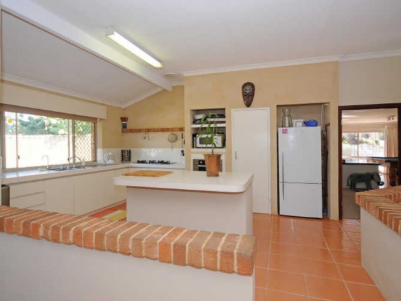 4A Yeovil Crescent, Bicton WA 6157
