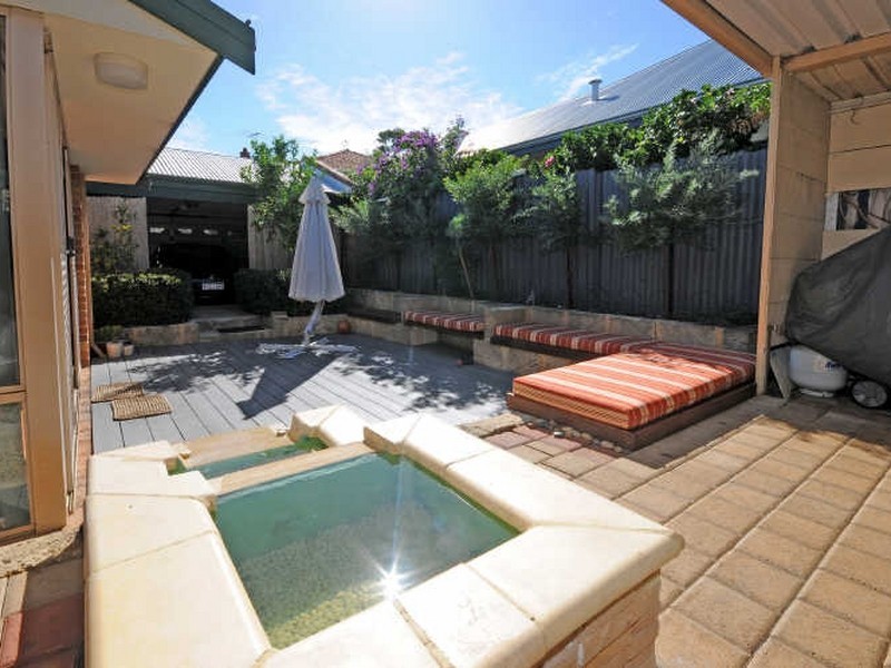 4A Yeovil Crescent, Bicton WA 6157