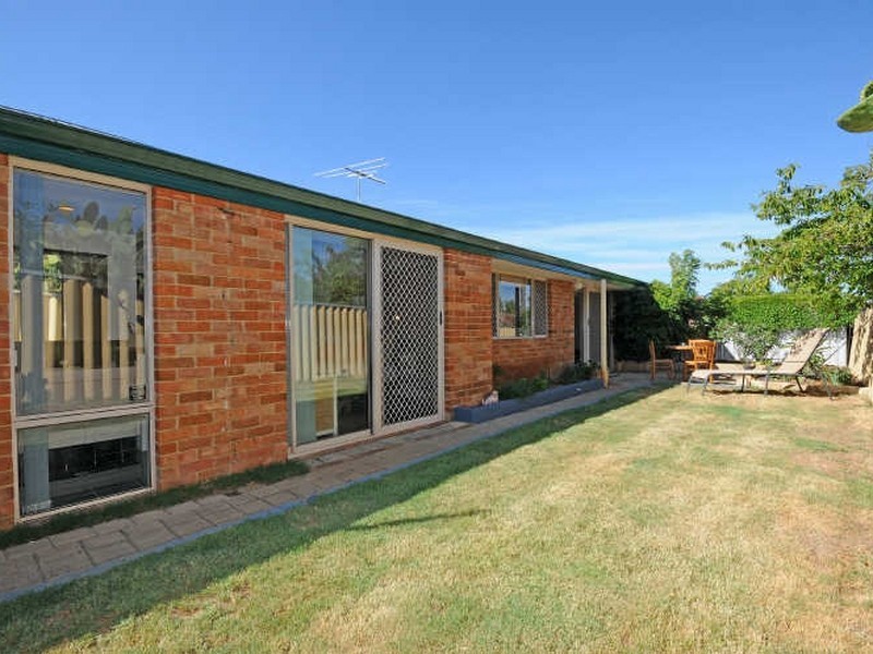 4A Yeovil Crescent, Bicton WA 6157
