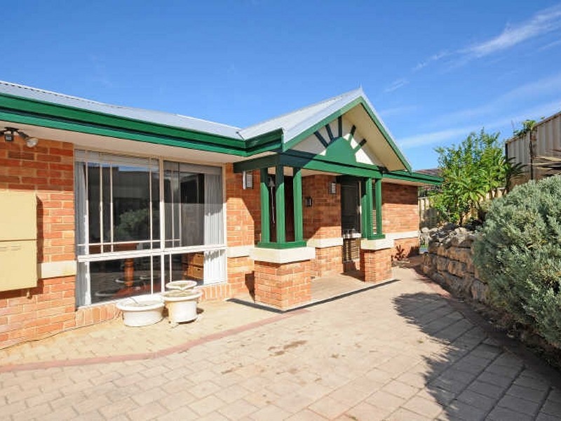 4A Yeovil Crescent, Bicton WA 6157