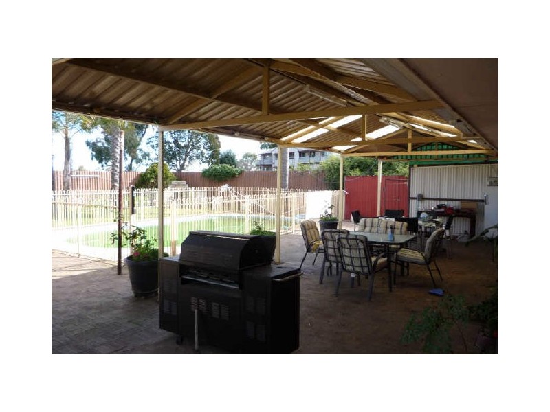 16 Mulligan Way, Orelia WA 6167