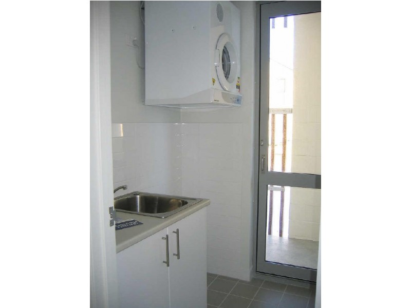 2/3 Rockingham Road, Hamilton Hill WA 6163