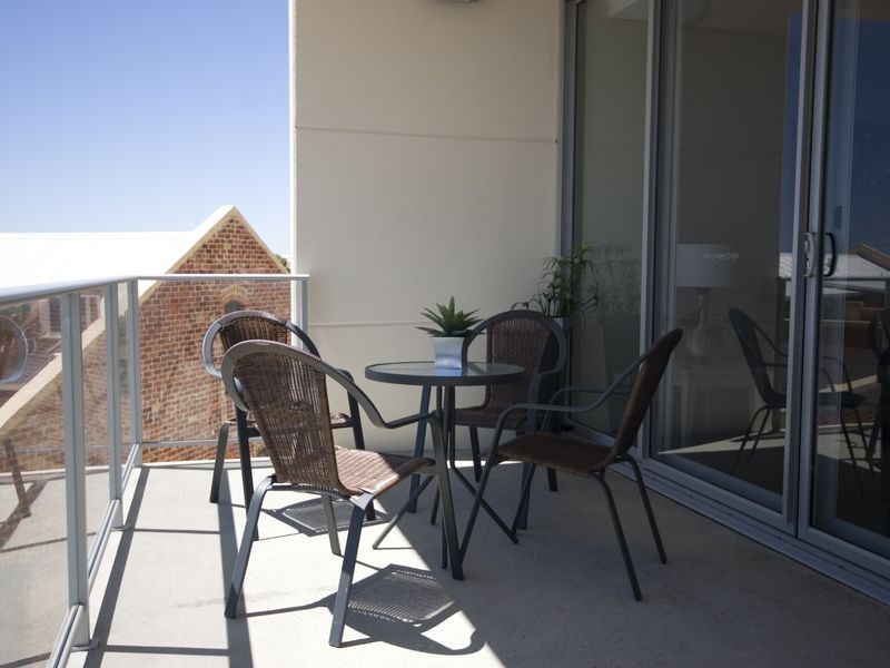 8/3 Rockingham Road, Hamilton Hill WA 6163