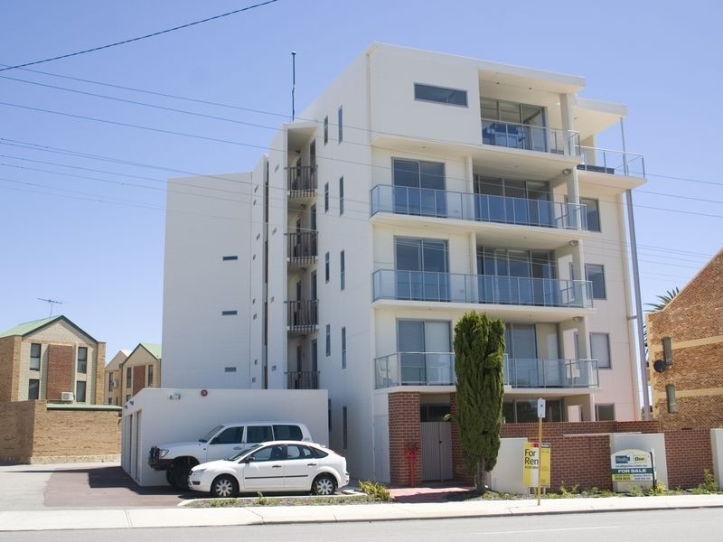 8/3 Rockingham Road, Hamilton Hill WA 6163