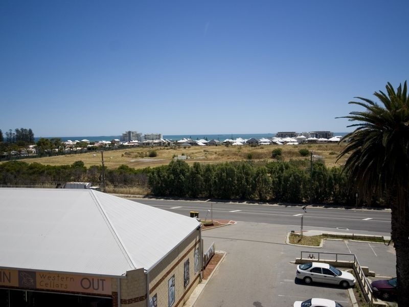 8/3 Rockingham Road, Hamilton Hill WA 6163