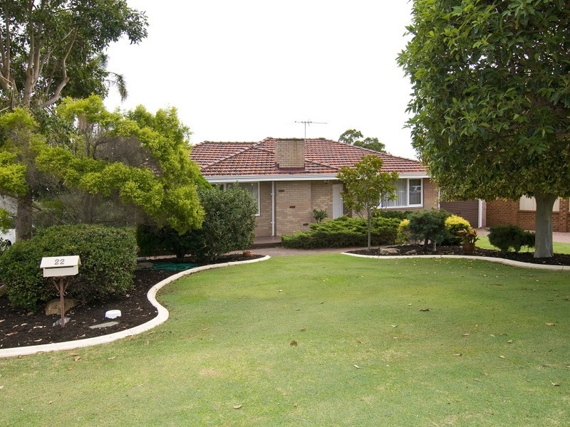 22 Windfield Road, Melville WA 6156