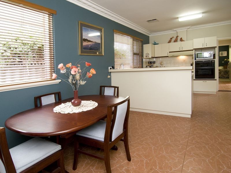 22 Windfield Road, Melville WA 6156