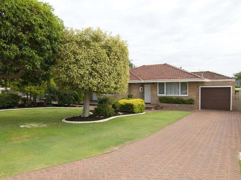 22 Windfield Road, Melville WA 6156