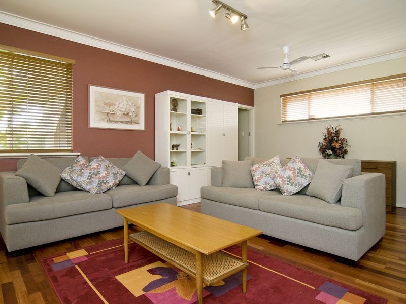 22 Windfield Road, Melville WA 6156