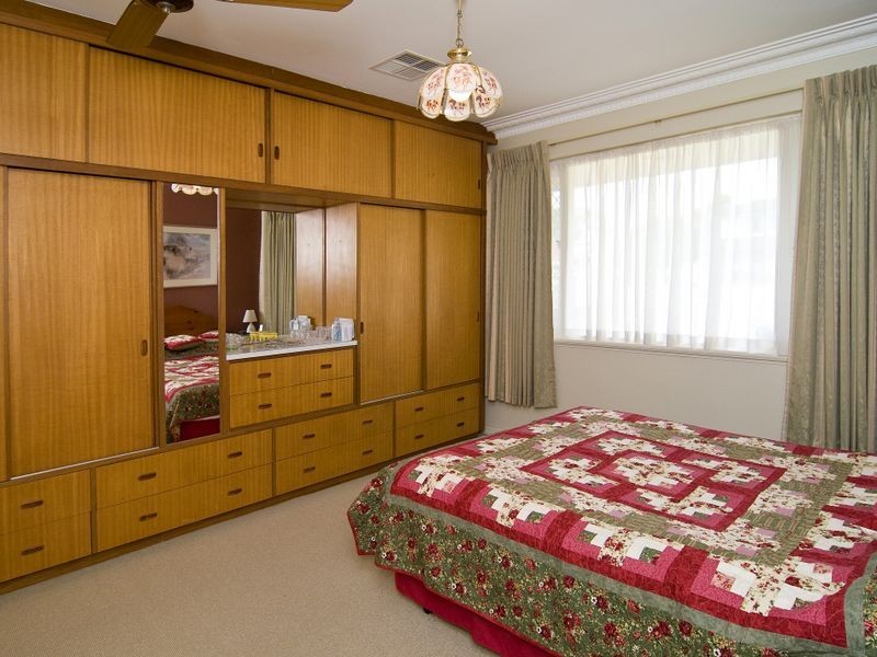 22 Windfield Road, Melville WA 6156