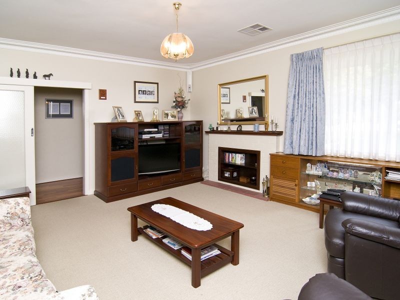 22 Windfield Road, Melville WA 6156