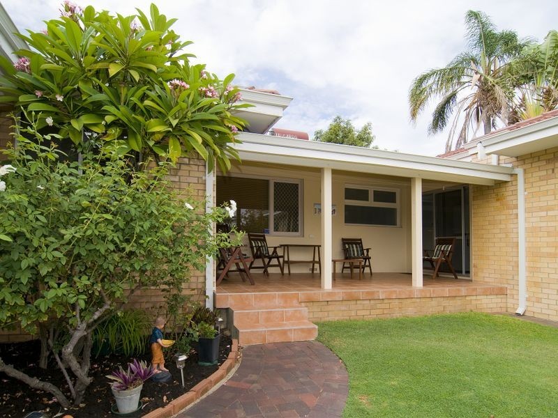 22 Windfield Road, Melville WA 6156