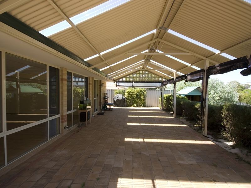 32 Lucas Street, Willagee WA 6156