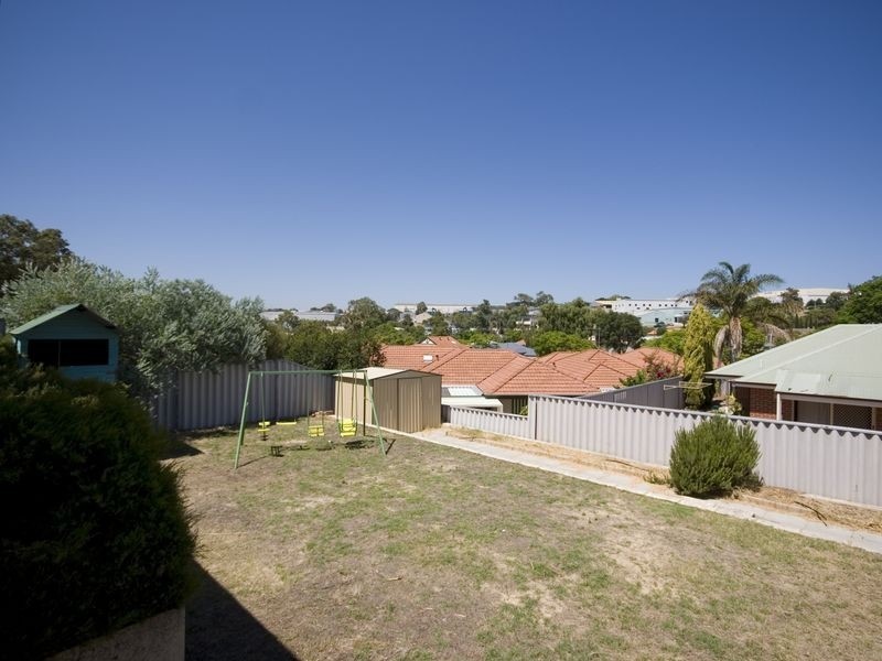 32 Lucas Street, Willagee WA 6156