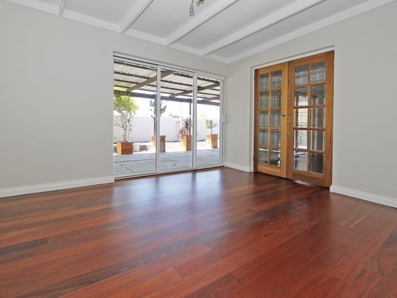 1 Arney Place, Melville WA 6156