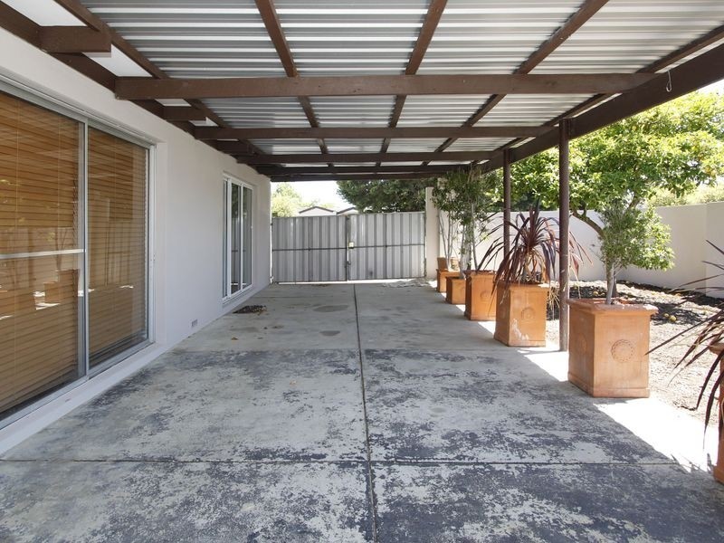 1 Arney Place, Melville WA 6156