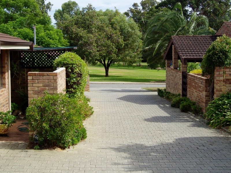 4/9 Luffingham Street, Melville WA 6156