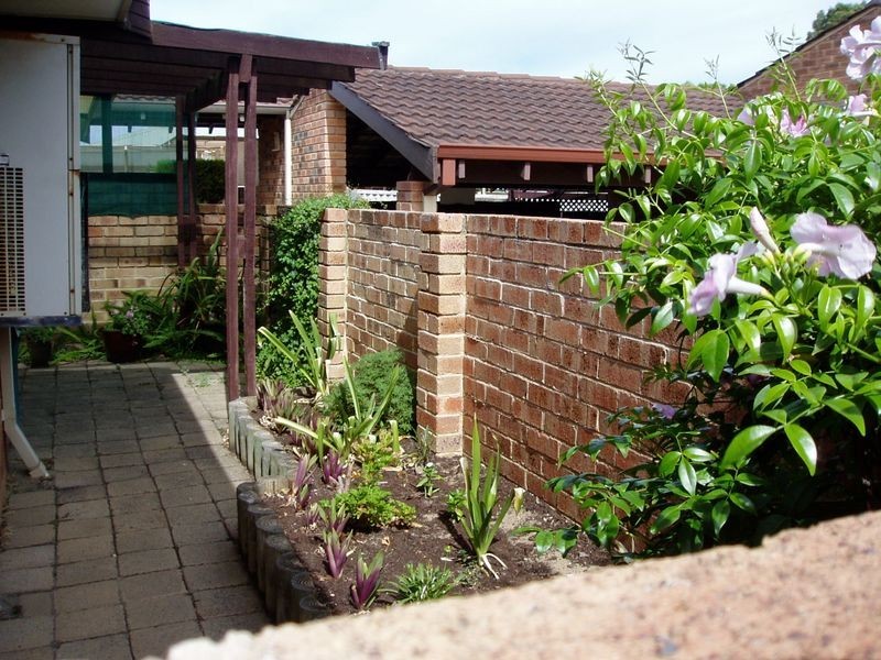 4/9 Luffingham Street, Melville WA 6156