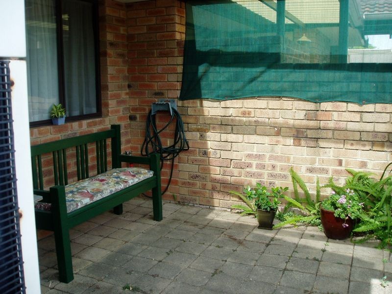 4/9 Luffingham Street, Melville WA 6156