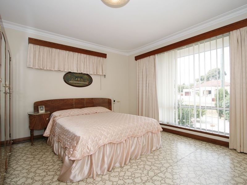 260 South Street, White Gum Valley WA 6162